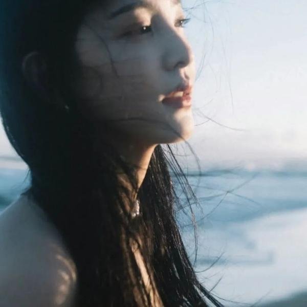 行走的鸡毛掸子